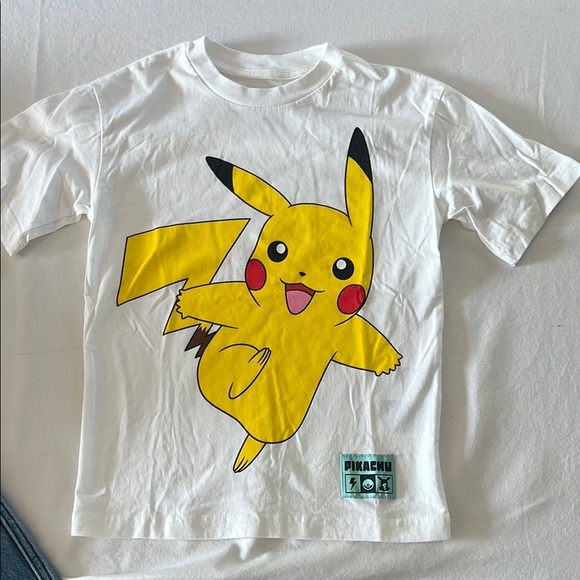 NWOT Kids Pokémon Pikachu T-Shirt - White and Yellow 5T/6 gotta catch em all - Picture 1 of 3